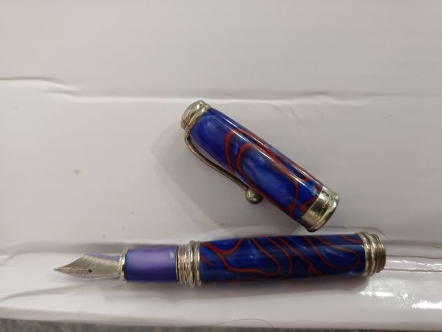 VECCHIA E BELLA PENNA STILOGRAFICA