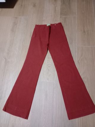 Pantalón chica acampanado