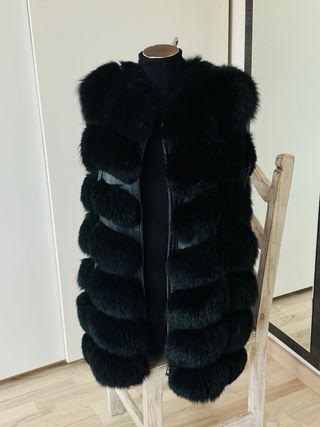 Chaleco de zorro azul ,precio en tienda 950€ 