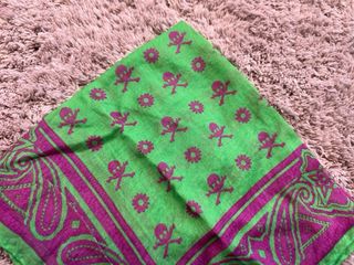 Pañuelo SCALPERS Verde con Calaveras