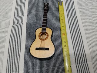 **GUITARRA 🎸 MINIATURA***