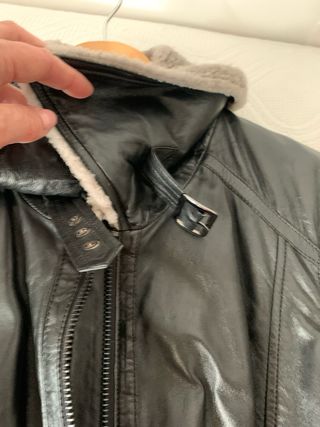 Cazadora de piel negra nueva de Cortefiel TM