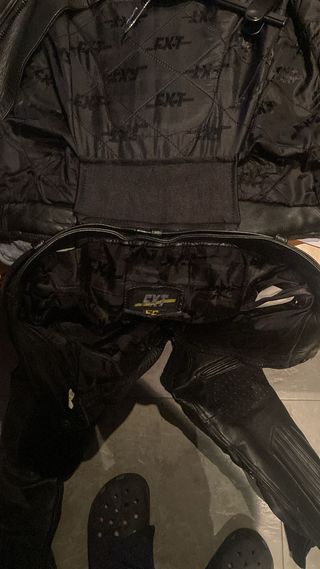 Chaqueta y pantalon FXT piel moto