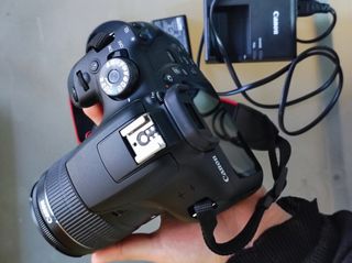 Cámara canon Eos 200D