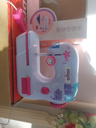 Máquina de coser juguete