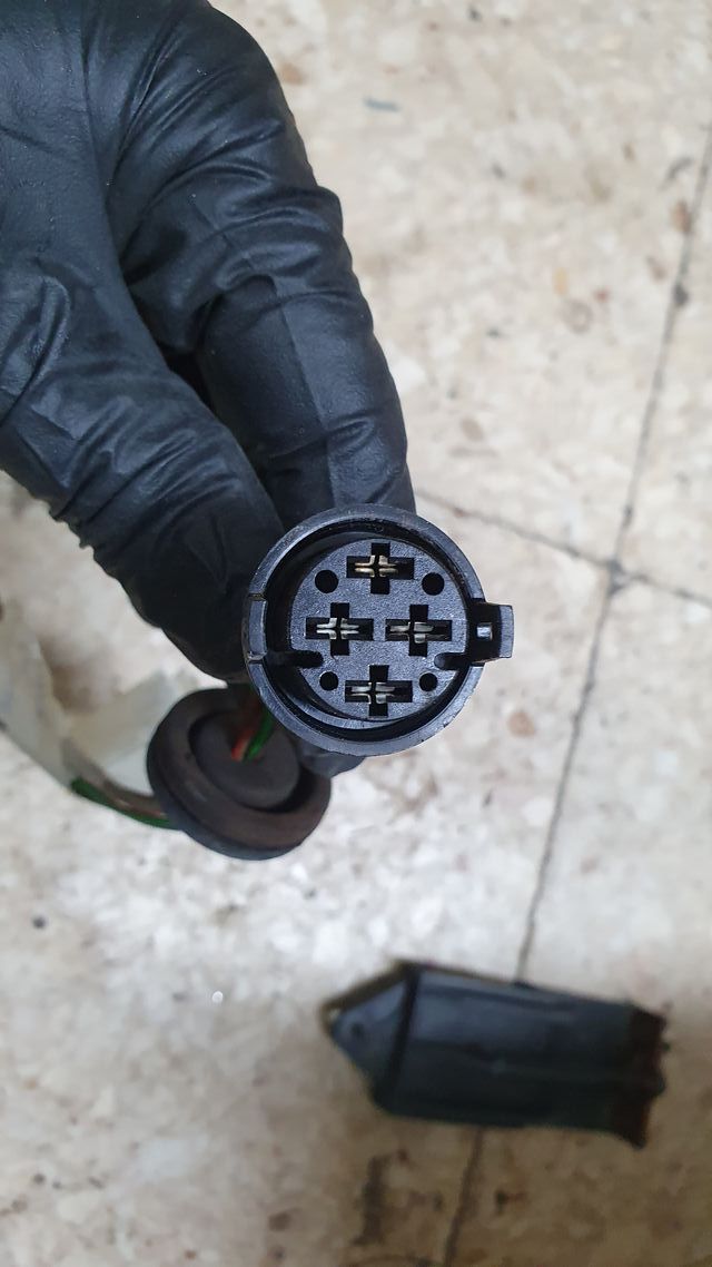 Conector Bomba de gasolina Volvo 480