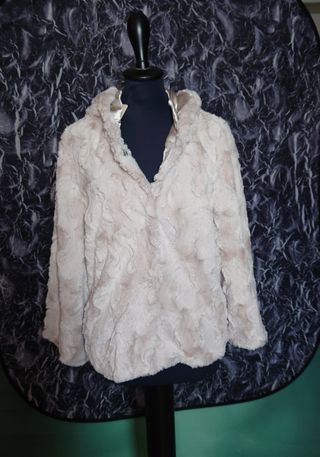 Giaccone con cappuccio, pelliccia