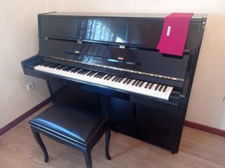 Piano de pared Yamaha 
