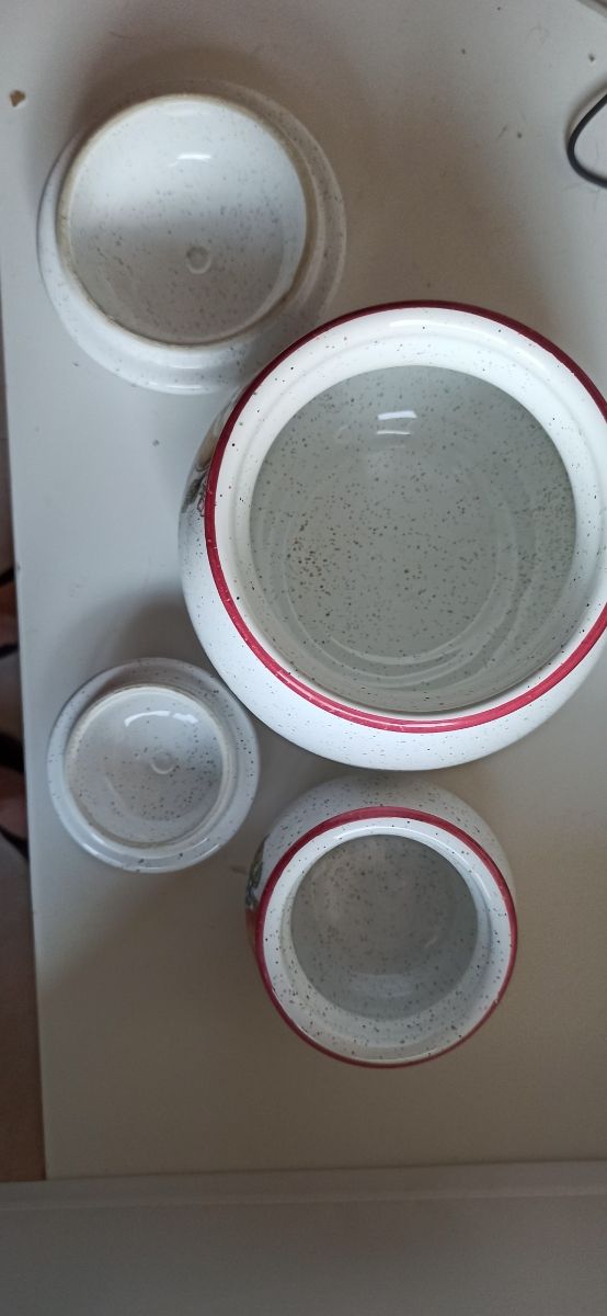 Recipientes de ceramica. Galletero y azucarero