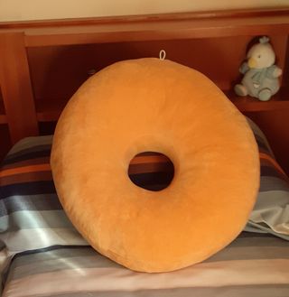 Peluche donut grande de segunda mano por 3 EUR en Girona en WALLAPOP