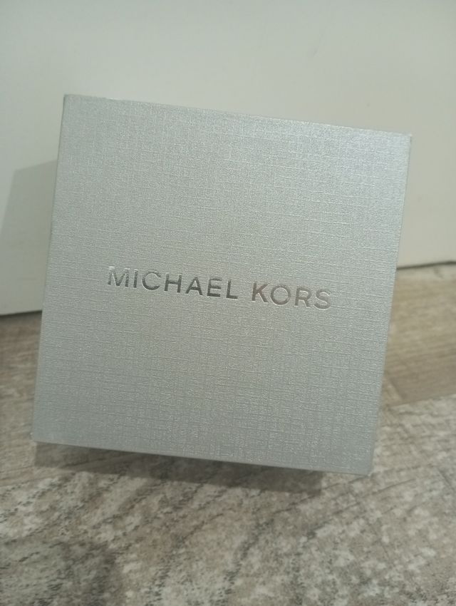 Caja Michael Kors