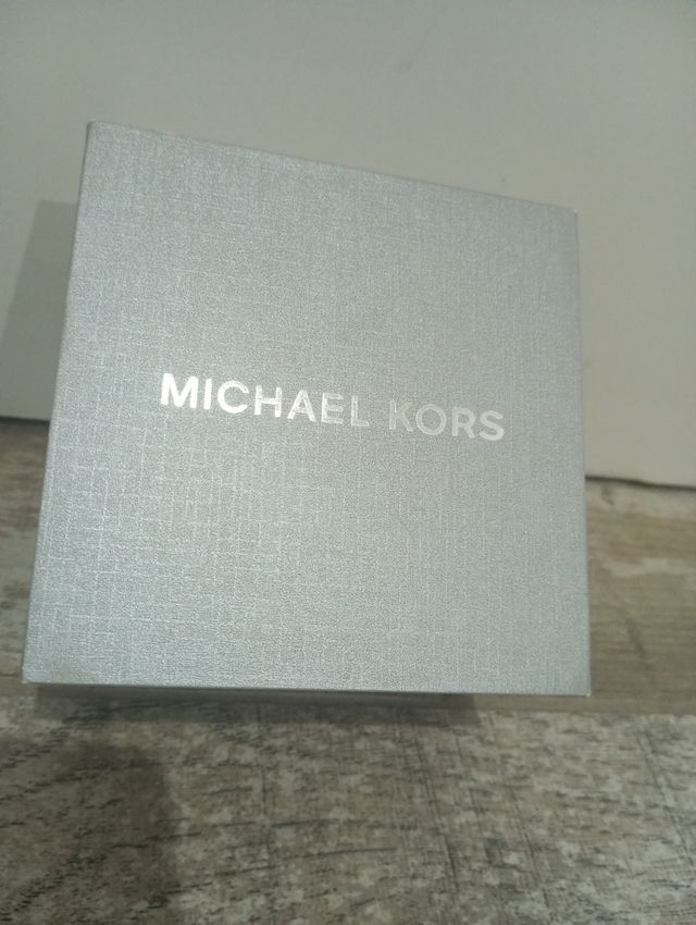 Caja Michael Kors