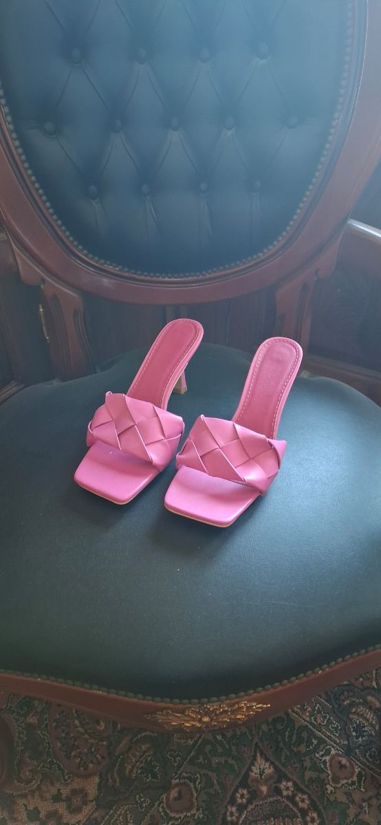 Zapatos rosas sin estrenar talla 41
