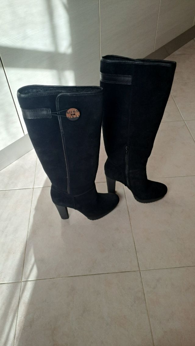 Stivali neri donna scamosciati