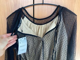 Blusa  transparencias negro de Zara