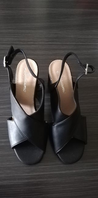 Sandalias negras, talla 37, Festissimo