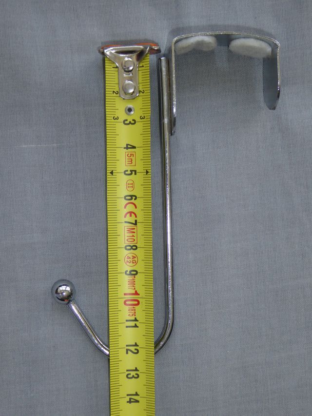 Gancho de metal para puertas