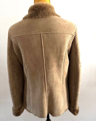 Chaqueta piel vuelta.