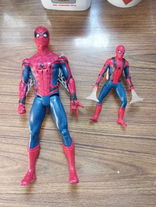 Pareja de figuras Spiderman de Marvel 