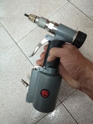 REMACHADORA TUERCA REMACHADA NEUMÁTICA