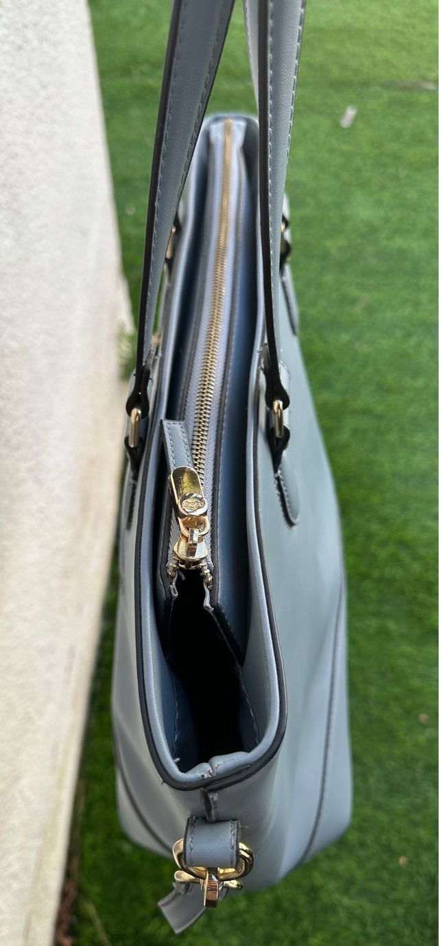 Bolso azul grisáceo marca Carpisa