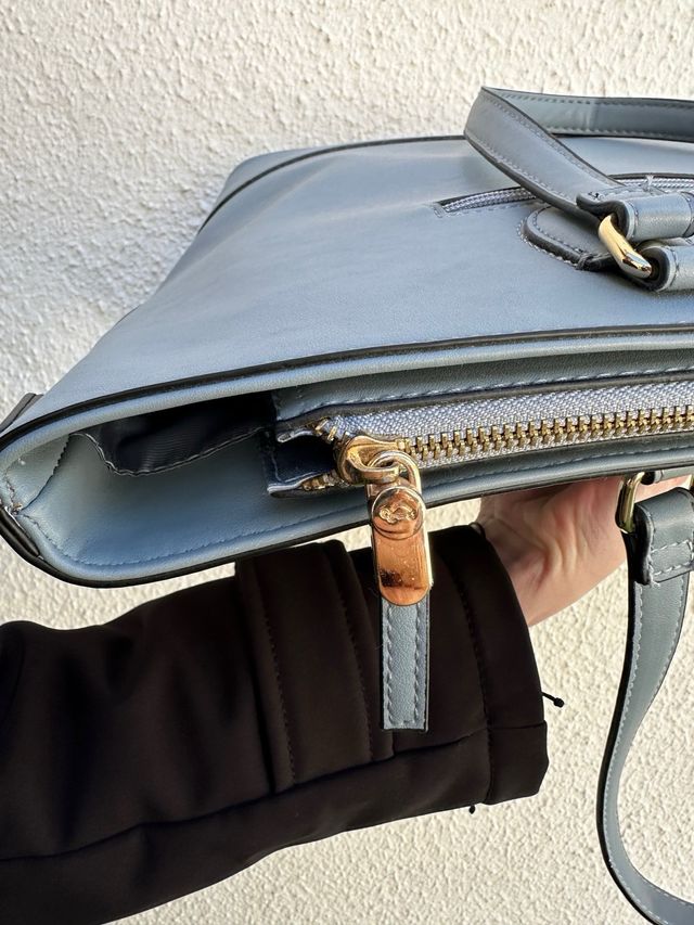 Bolso azul grisáceo marca Carpisa