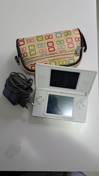 Nintendo DS Lite