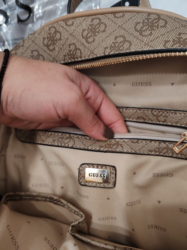 Mochila Guess a estrenar