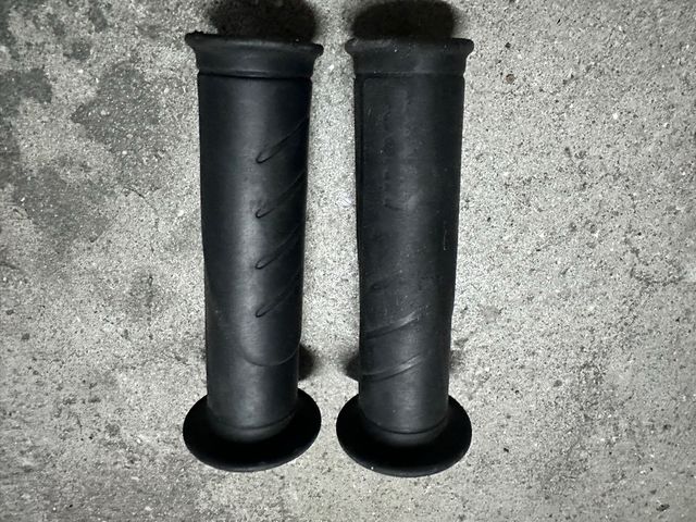 Punhos Originais Ducati Monster 821 2015-2016