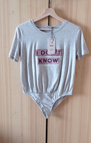 (15€)🏷️ CON ETIQUETAS 👚 Bershka Body con mensaje