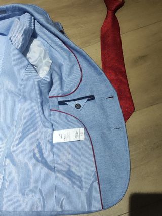 Traje + zapatos de niño completo y nuevos.