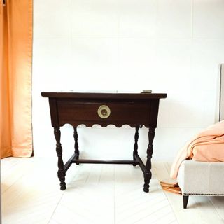 MESITA DE NOCHE