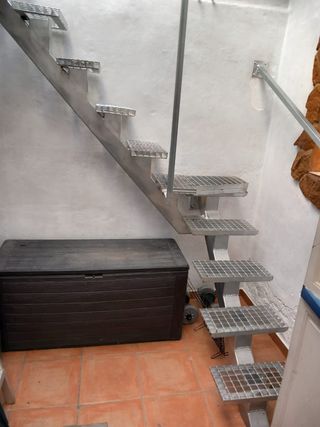 Escaleras a  medida en espacios reducido