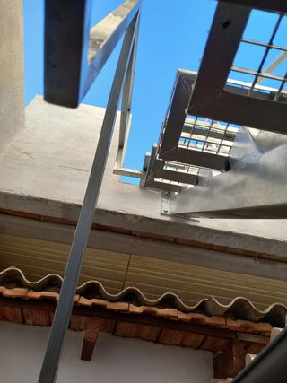 Escaleras a  medida en espacios reducido