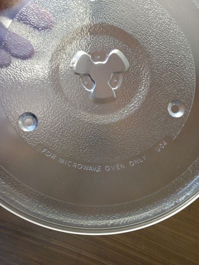 Piatto forno microonde completo , marca Howell