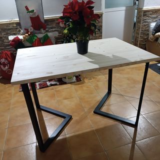 Mesa de patas de hierro 120x80