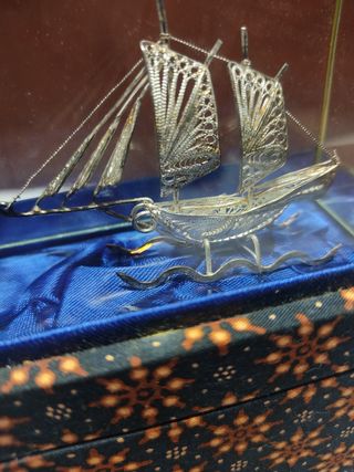 Kapal Phinisi miniatura