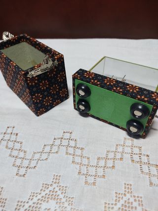Kapal Phinisi miniatura