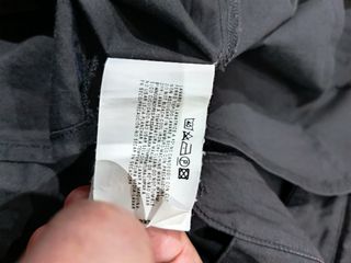 Camisa o blusa de Armani.