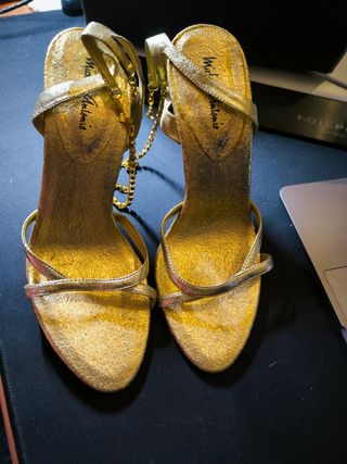 Sandalias 38 doradas exclusivas pedreria