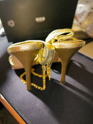 Sandalias 38 doradas exclusivas pedreria