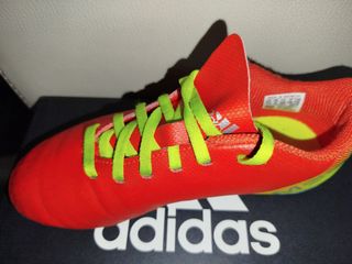 Botas futbol Adidas Messi, talla 34 como nuevas