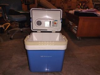 Nevera portátil enchufable al coche