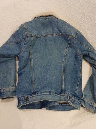 Chaqueta Levis impecable 