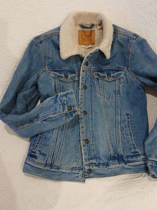 Chaqueta Levis impecable 
