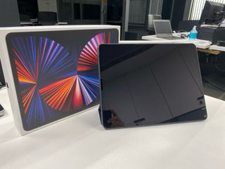 iPad Pro 12.9 M1 y Apple Pencil