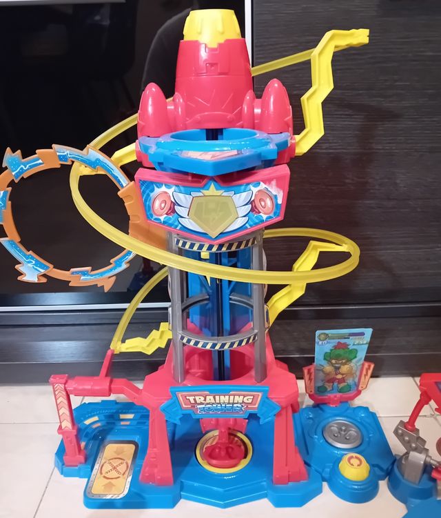 Torre Superthings Training Tower