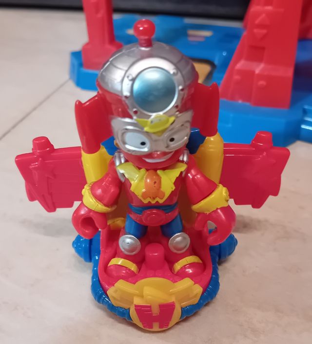Torre Superthings Training Tower