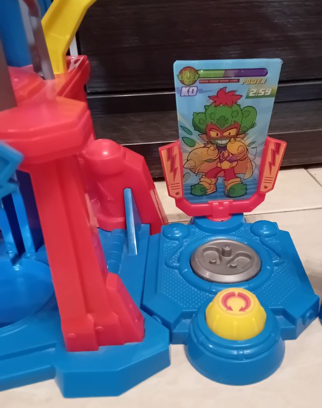 Torre Superthings Training Tower