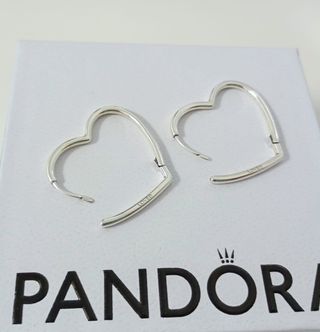 Pendientes Aros de Corazón Asimétricos.